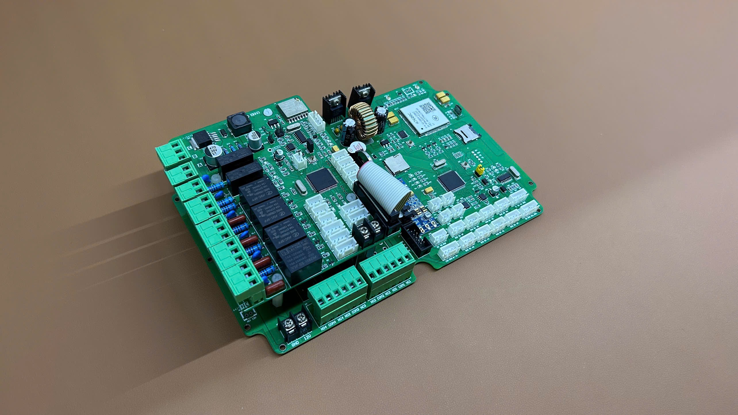 Thiết bị giám sát nước mặt