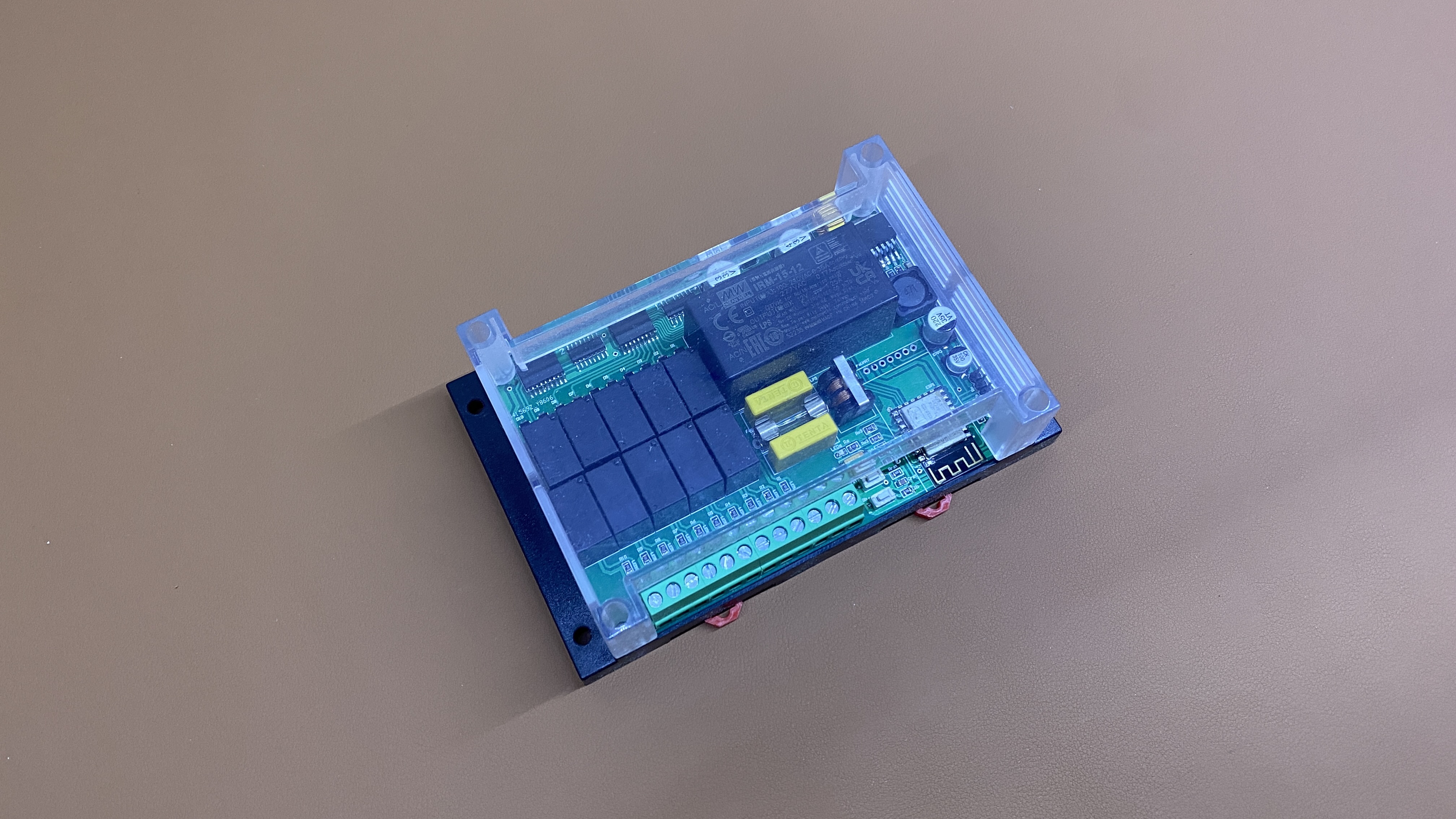 Bộ điều khiển 10 kênh sử dụng Lora hoặc WiFi