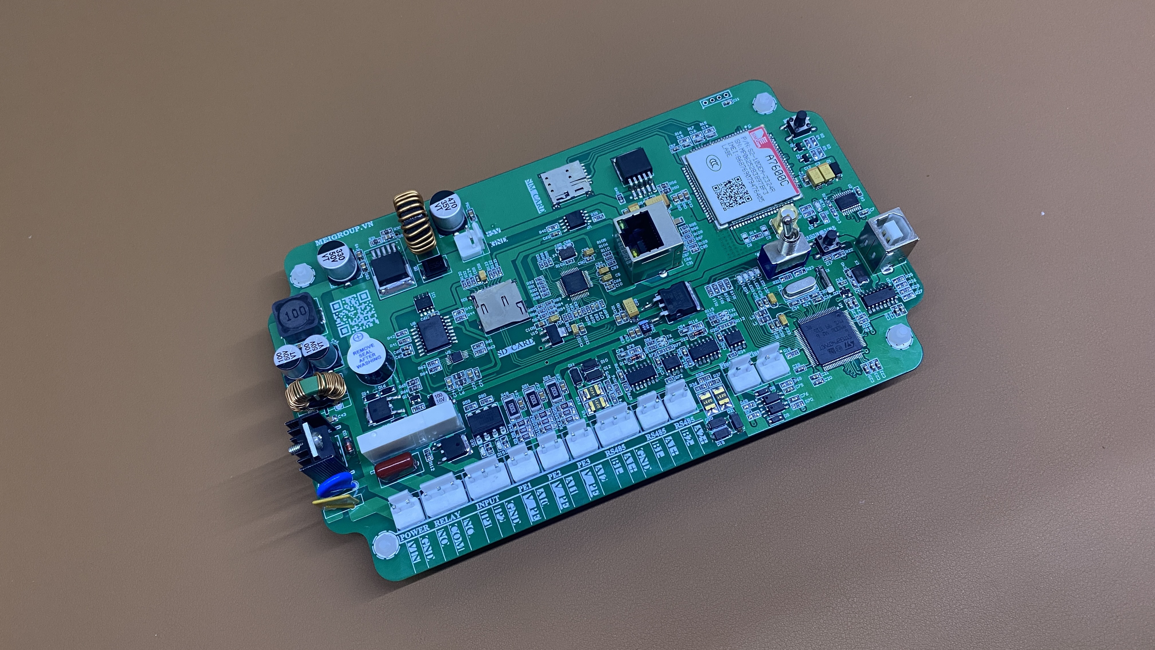 Thiết bị giám sát dữ liệu cho trạm xử lý nước thải, nhà máy nước